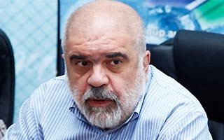 Александр Искандарян: Решение Алиева провести досрочные выборы связано с повышением цены на нефть на международном рынке