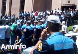 Police detain several participants in protest action near Indoor Market in Yerevan