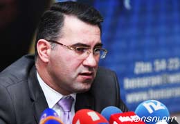 Армен Мартиросян: Ресурсов, позволяющих соперничать с Сержем Саргсяном, у Овика Абрамяна нет