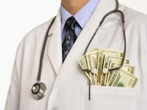 Ombudsman: With the approval of Derenik Dumanyan, physicians go on taking extra payments from parents in medical providers