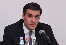 Most of Armenian parliamentarians support Arman Tatoyan