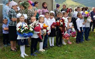 В день знаний ЗАО <ЮКЖД> вновь преподнесло праздничный подарок ученикам школы села Фиолетово
