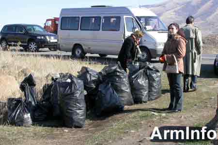 Երևանի մաքրության ապահովելու հարցում իշխանությունները դիմել են համայնքների օգնությանը