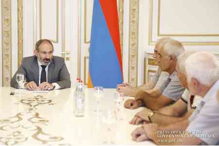 Премьер-министр принял родственников жертв 1-го марта