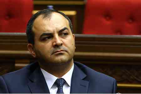 Արթուր Դավթյանն իր ենթականերին գովաբանել է քաղաքական չեզոքության եւ տոկունության համար
