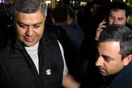 В результате столкновений между полицейскими и демонстрантами в Ереване пострадавшие есть с обеих сторон