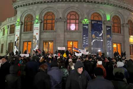 В Ереване стартовало шествие деятелей культуры в поддержку Арцаха