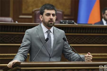 Мяч на поле Азербайджана: вопрос в наличии политической воли Баку подписать мирный договор - глава комиссии НС РА