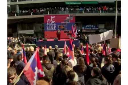 Армяне Ливана провели акцию протеста перед посольством Азербайджана на фоне последних процессов вокруг Арцаха