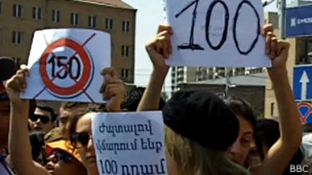 Протесты в Ереване против повышения цен на транспорт не стихают
