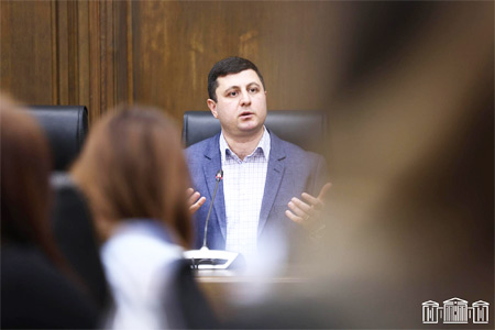 MP calls on opposition parliamentary forces to discuss situation as  soon as possible to prevent authorities from taking initiative