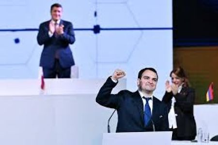 В Армении политические силы продолжают выражать поддержку "Сильной Армении" на предстоящих выборах