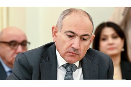 Пашинян выступил за то, чтобы контакты между армянскими, азербайджанскими и турецкими чиновниками воспринимались в логике обыденности
