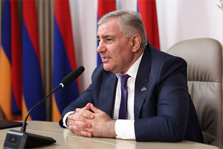 Самвел Карапетян: Программа по заселению 300 тысяч азербайджанцев в Армении может стать угрозой потери Сюника