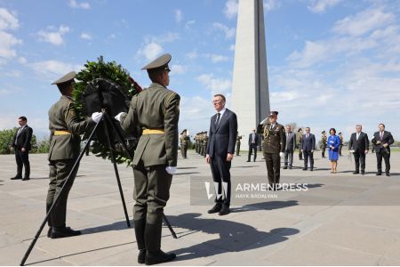 Президент Латвии почтил память жертв Геноцида армян