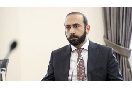 Мирзоян не согласился с постановкой вопросам, что короткий визит Рубио в Ереван имел предвыборный подтекст