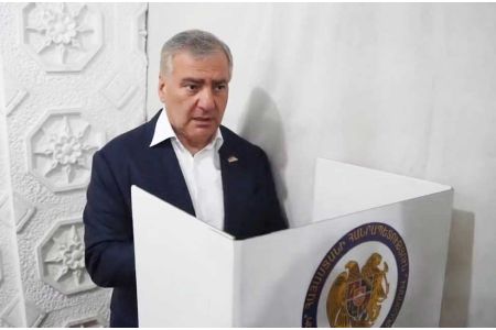 Самвел Карапетян: попытки некоторых сил снять блок “Сильная Армения” с выборов является очередным проявлением безобразия
