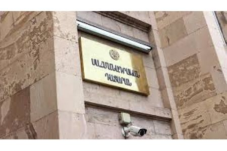 Սահմանադրական դատարանը աշխատակարգային նիստում դիմումի ընդունելիության մասին որոշում է կայացնում դրա մուտքագրումից հետո երկօրյա ժամկետում