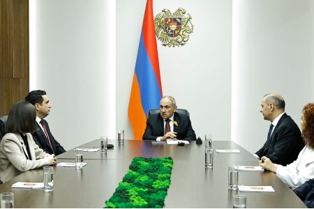 ՀՀ վարչապետը Անվտանգության խորհրդի աշխատակազմին է ներկայացրել Անվտանգության խորհրդի նորանշանակ քարտուղար Ալեն Սիմոնյանին